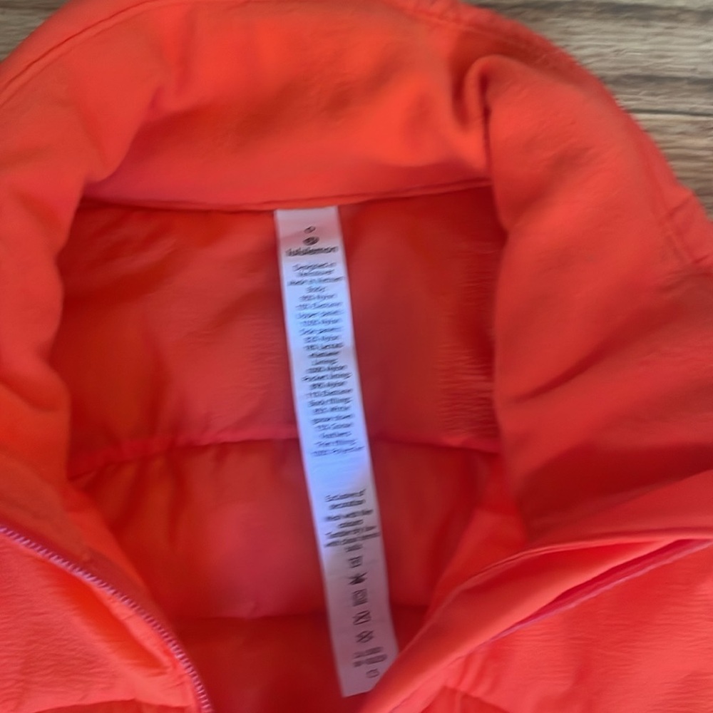 Lululemon size 0 vest used and full of warm life for the fall and winter! - Picture 2 of 4